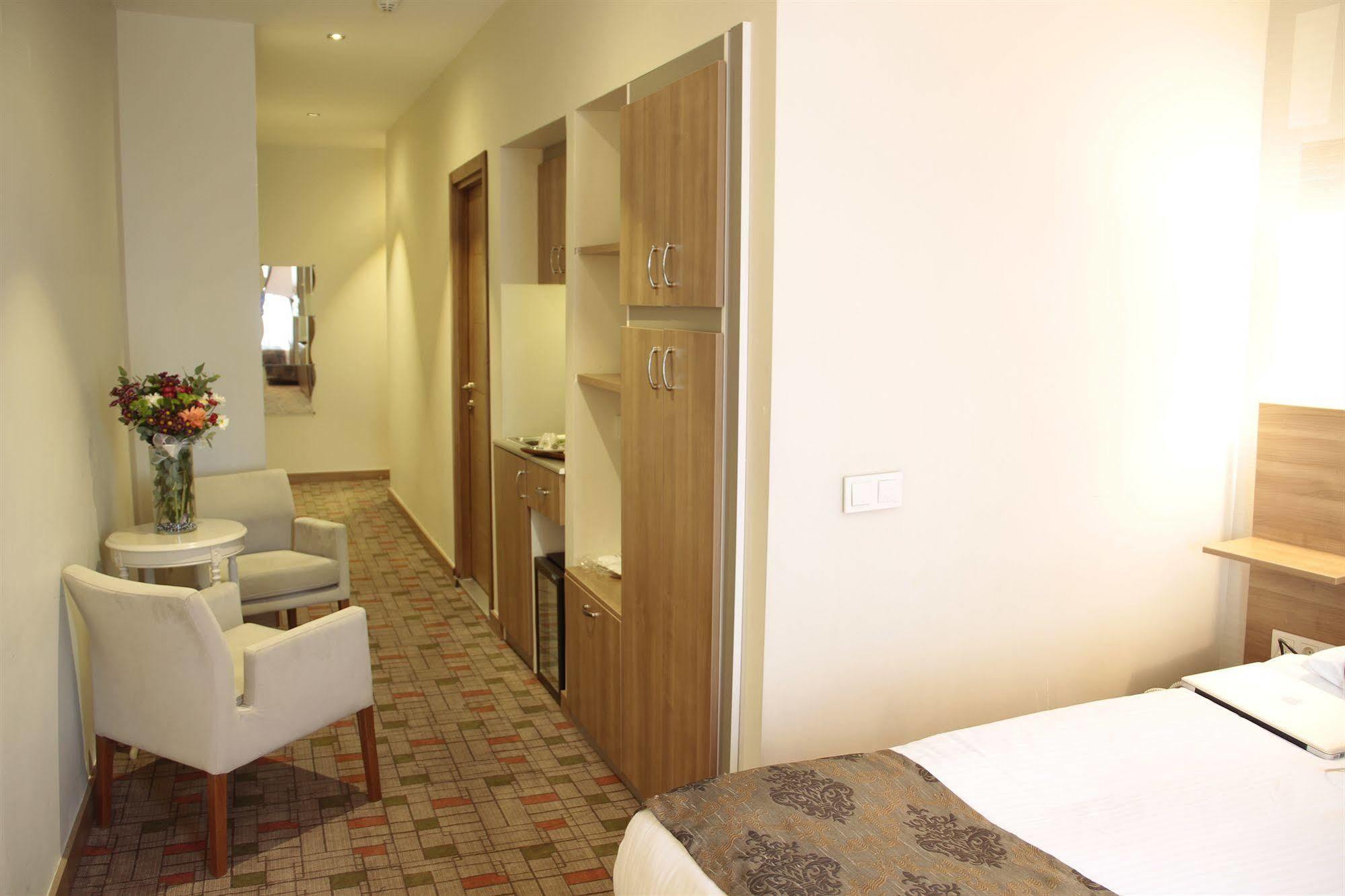 Serene Hotel Istanbul Exterior photo